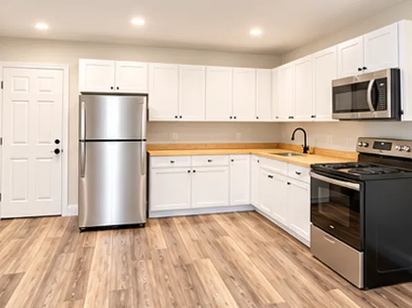 37 Cottage St Unit D, Sanford, ME 04073