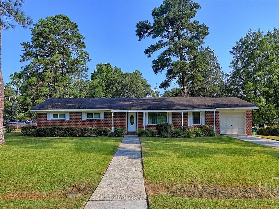 1st image of 220 Holly Avenue