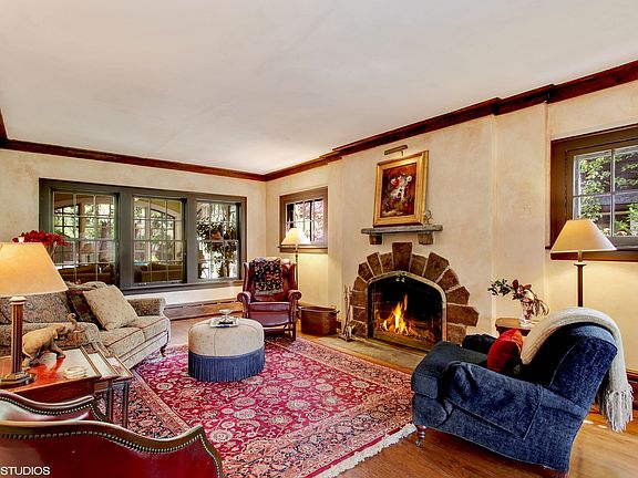 3rd image of 461 Orchard Ln