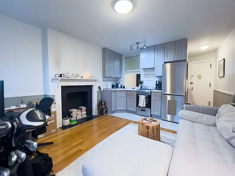 99 Perry St #3B — Photo 3