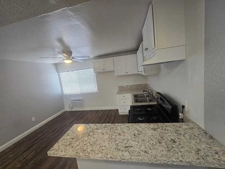 17441 Koledo Ln in Huntington Beach — Photo 8