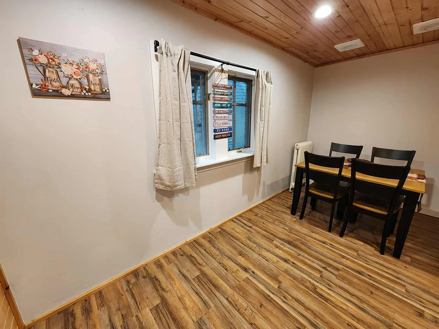 2 bed, 1250 sqft, $2,200 — Photo 4
