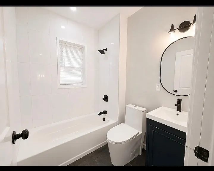 380 N 11th St #5L — Photo 2