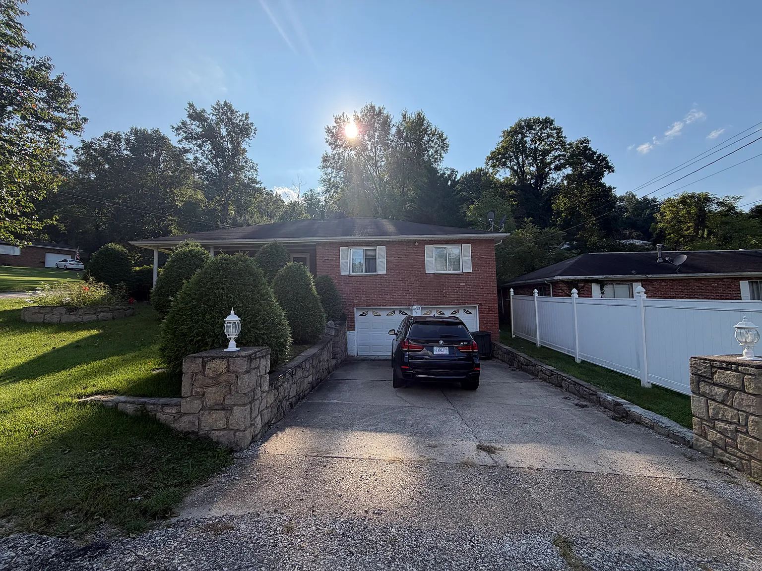 3 bed, 1449 sqft, $2,100 — Photo 3