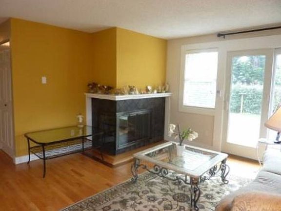 living rm with gas fplc