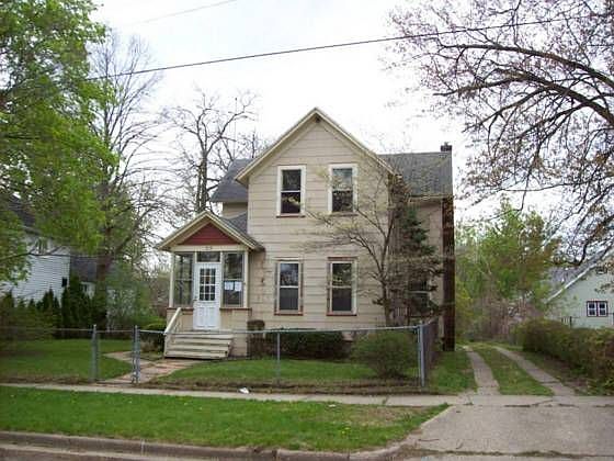 1st image of 215 W Emerson St