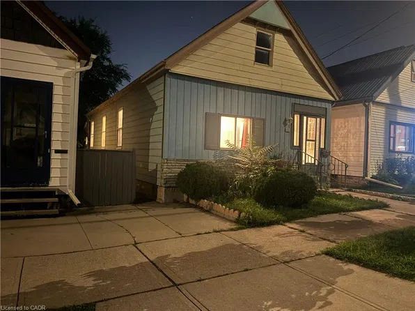 11 Rathmine St, London, ON N5Z 1Z2
