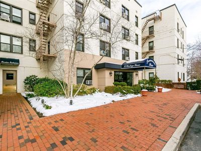 11 Wooleys Ln APT 1H, Great Neck, NY, 11023