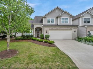 15447 Oak Hollow Ln, Strongsville, OH 44149