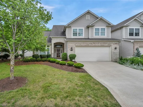 15447 Oak Hollow Ln, Strongsville, OH 44149