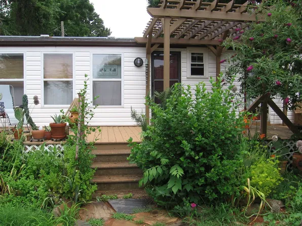 609 Oak Ridge Dr, Hiawassee, GA 30546