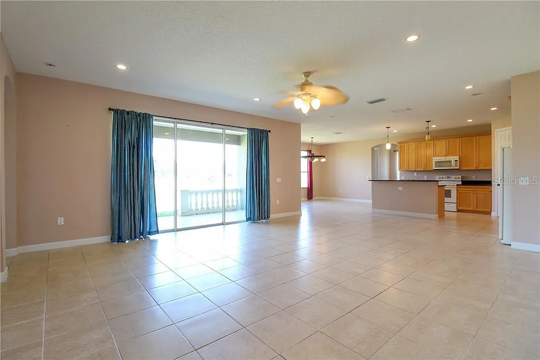 4 bed, 2639 sqft, $2,900 — Photo 4