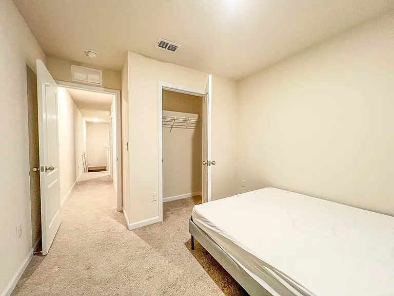 4096 Oak Mill Rd — Photo 5
