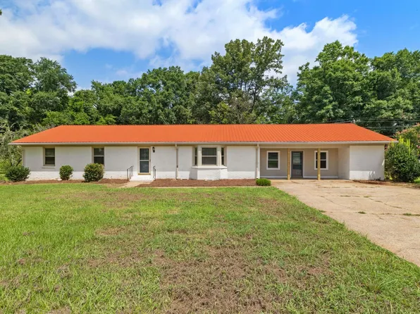 304 Maple St, Tuscumbia, AL 35674