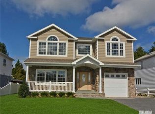 9 Henderson Ave, Port Washington, NY 11050