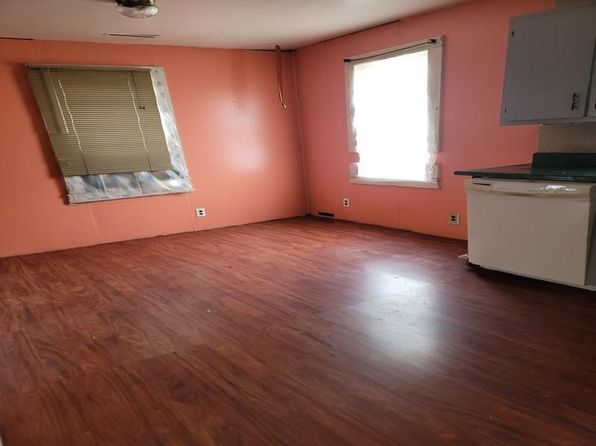 1084 N Huron Rd, Linwood, MI 48634