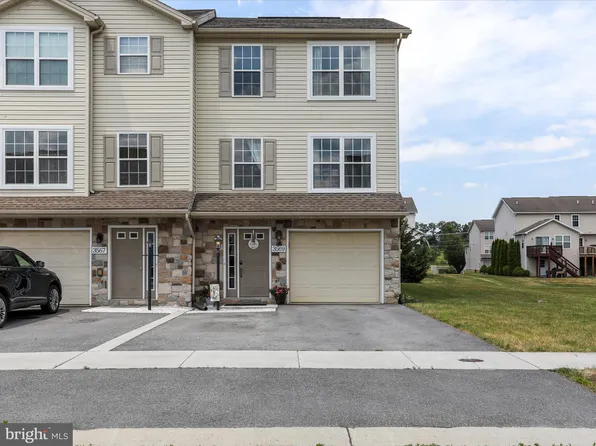 3569 Maplewood Ct, Fayetteville, PA 17222