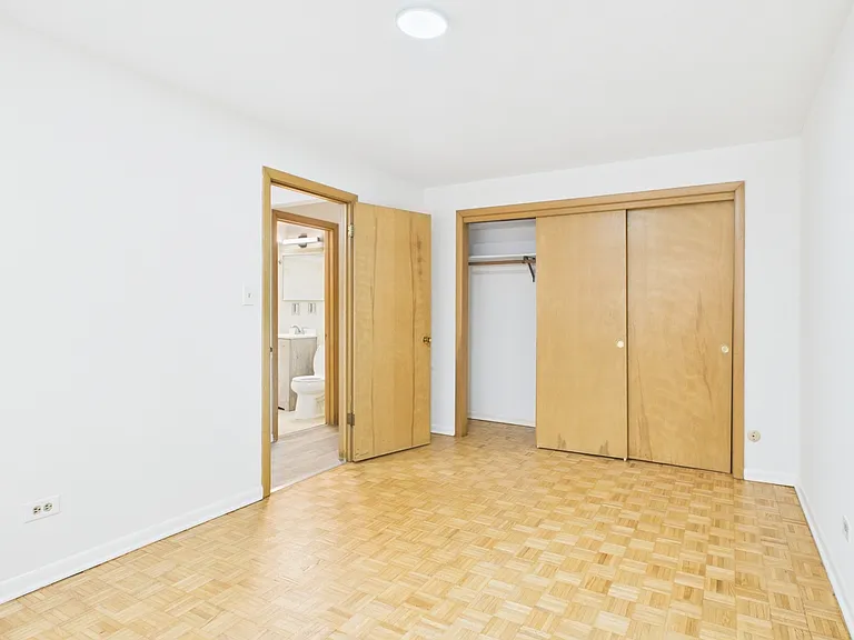 11219 S King Dr #1F — Photo 11