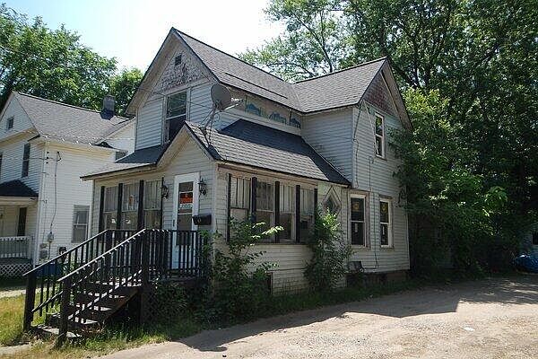 1st image of 1320 E Vine St