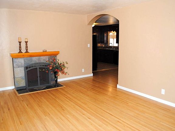 5th image of 2829 Madeira Dr NE