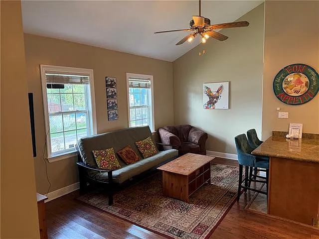 2 bed, 1.5 bath, 1152 sqft, $1,800 — Photo 4