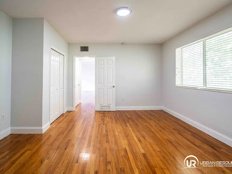 75 S Shore Dr #4B — Photo 15