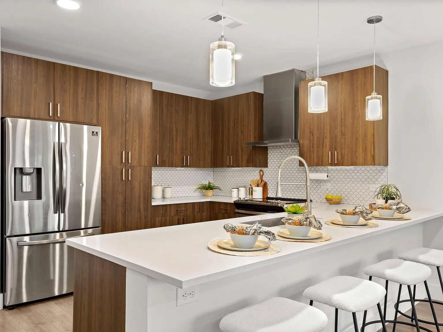1 bed, 1.5 bath, 1273 sqft, $2,500 — Photo 1