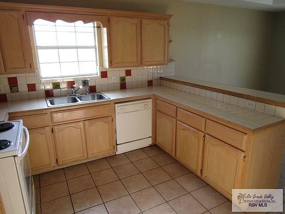 5th image of 3705 Sun Country Dr