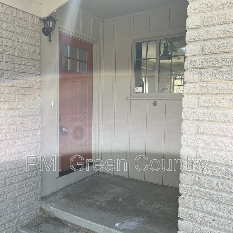 3 bed, 2.0 bath, $1,745 — Photo 2
