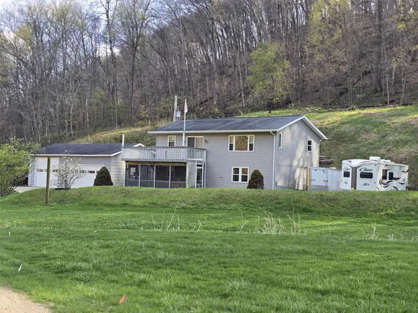 4811 Lynn Hollow Ln, Potosi, WI 53820