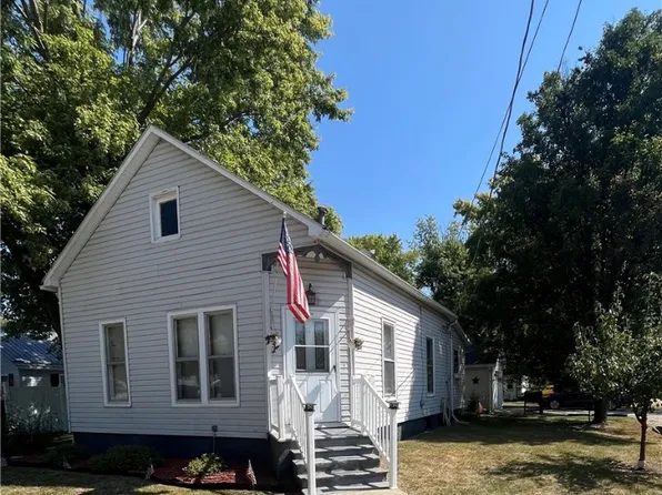 320 S Saint John St, Bethany, IL 61914