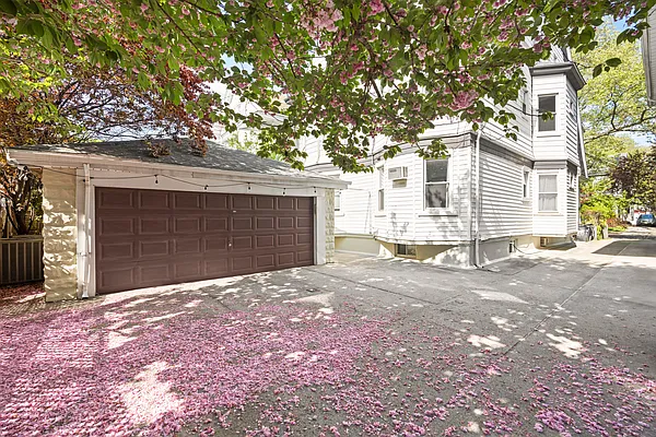 Sold by Compass | media 31