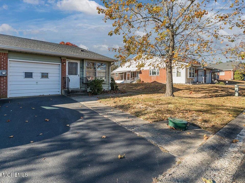 1st image of 44B Yorktowne Parkway