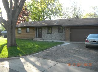 12900 Abbott Cir, Burnsville, MN 55337