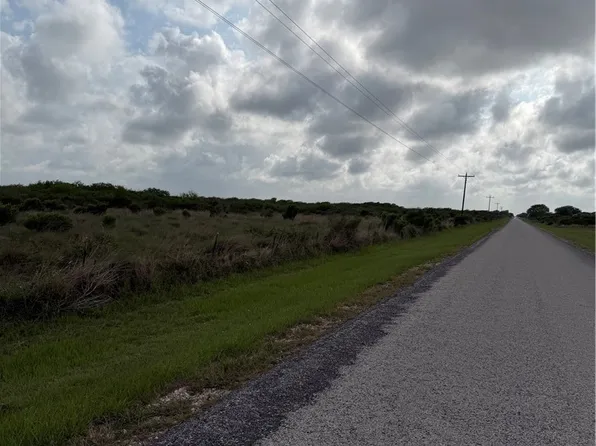 E Cres #304, Pt Lavaca, TX 77979