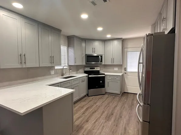 2702 Vienna Pl, Pasadena, TX 77502