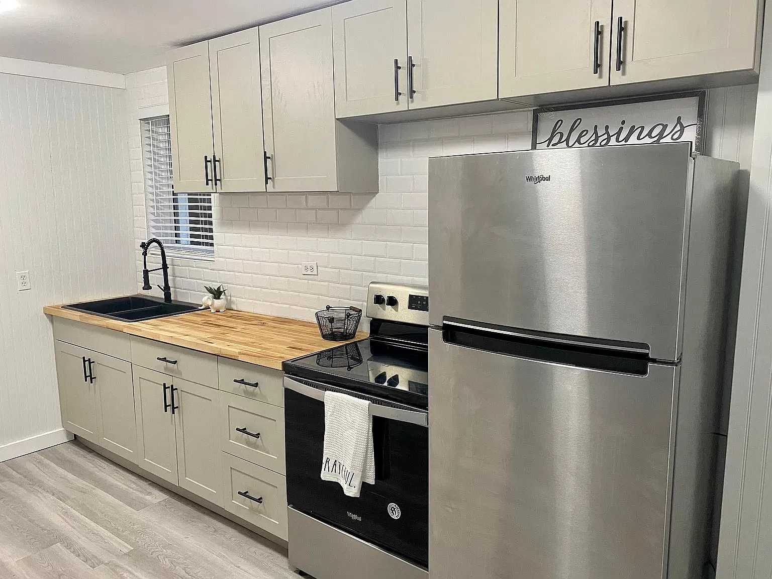 2 bed, 750 sqft, $1,995 — Photo 3