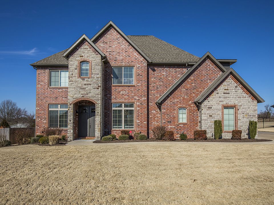 1st image of 602 Bendelow Dr