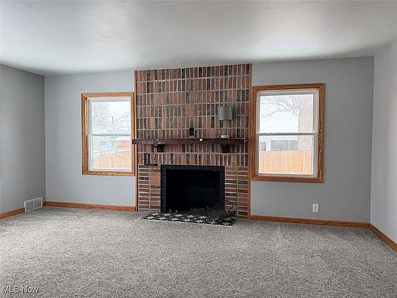 5th image of 1615 Fairview Pl