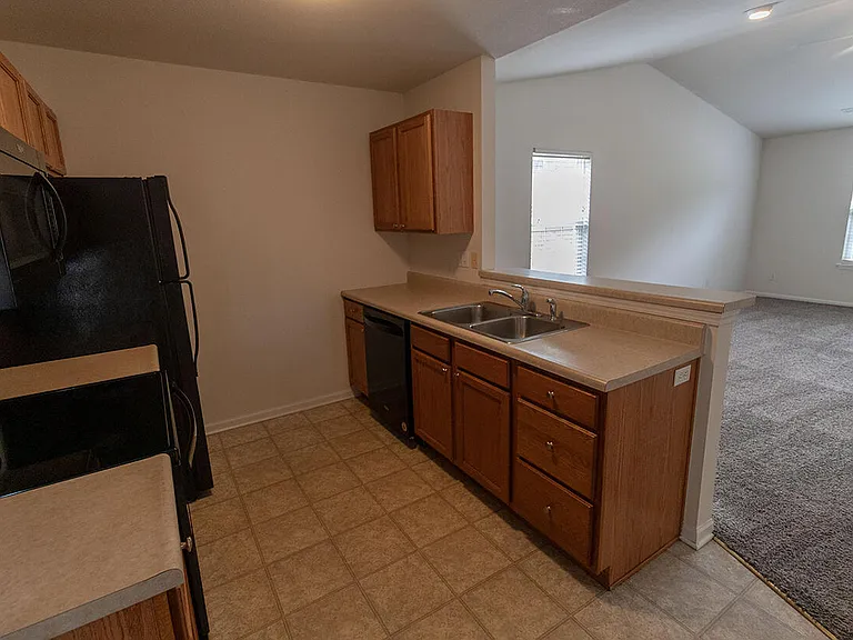 3306 E Saint Charles Rd — Photo 7
