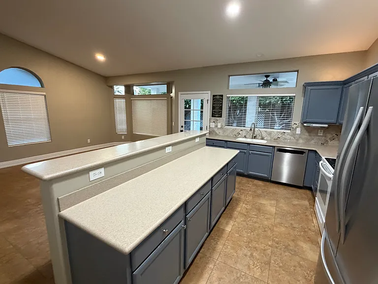 1850 W Desert Ln — Photo 10