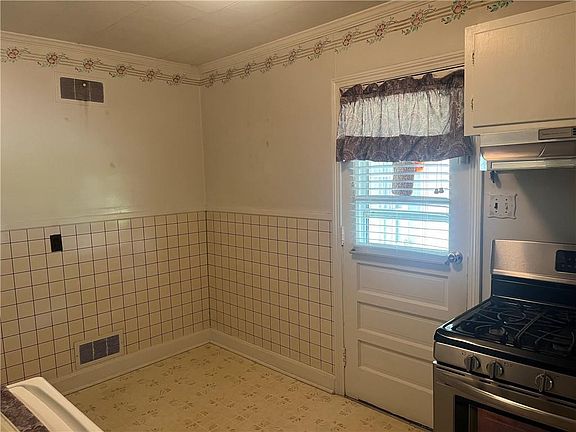 3rd image of 1409 Cleveland Ave