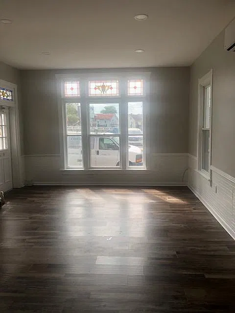 Studio, $1,000 — Photo 1