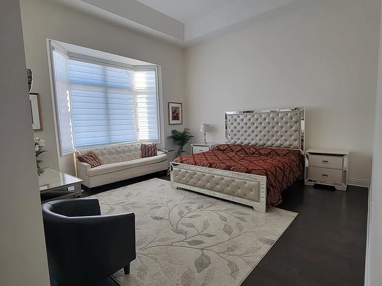 46 Black Diamond Cres — Photo 9
