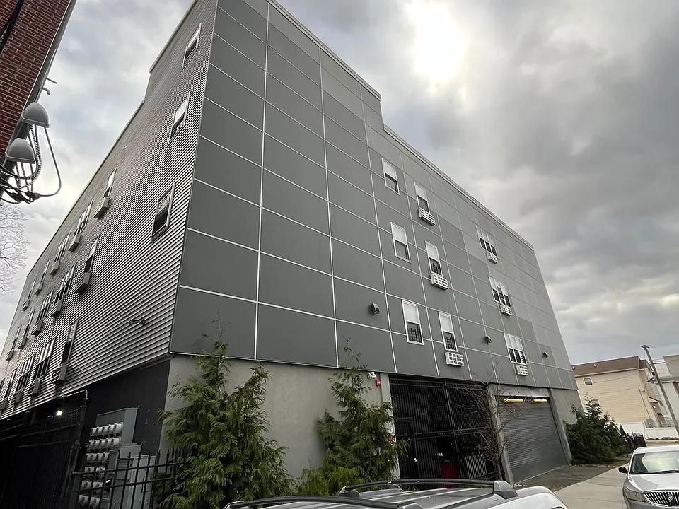 146 Hamilton Ave #301