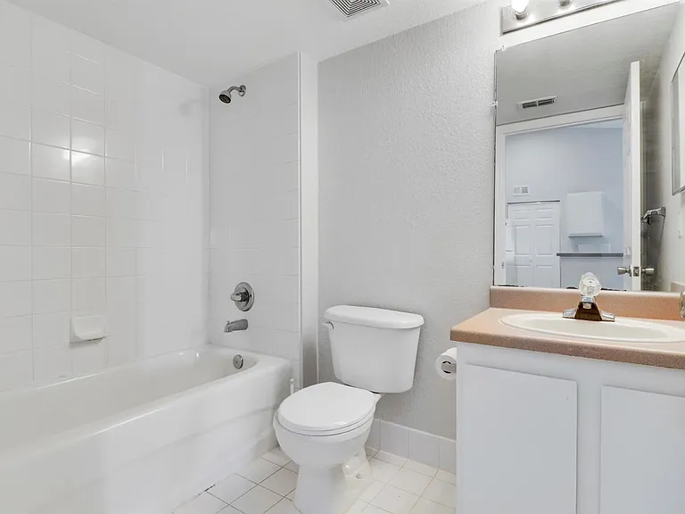 141 SW Palm Dr #306 — Photo 15