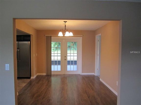 3rd image of 1854 W Chapel Dr