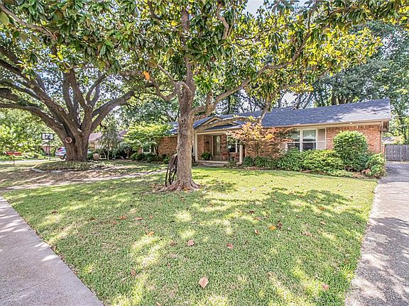 2nd image of 508 S Lois Ln
