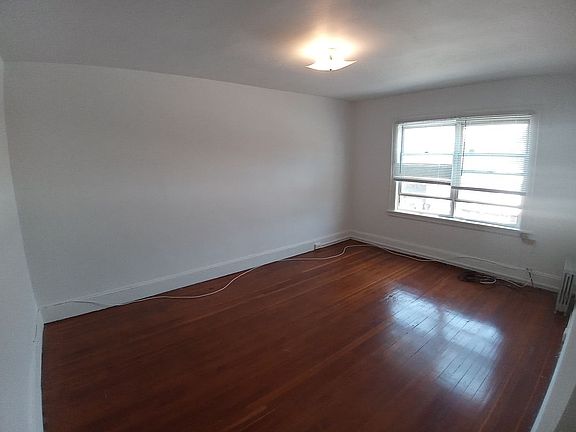 4th image of 22-21 27th St #2