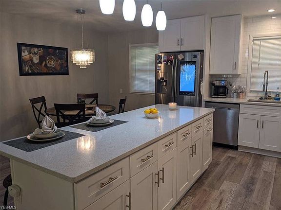 2nd image of 29217 Beechwood Dr